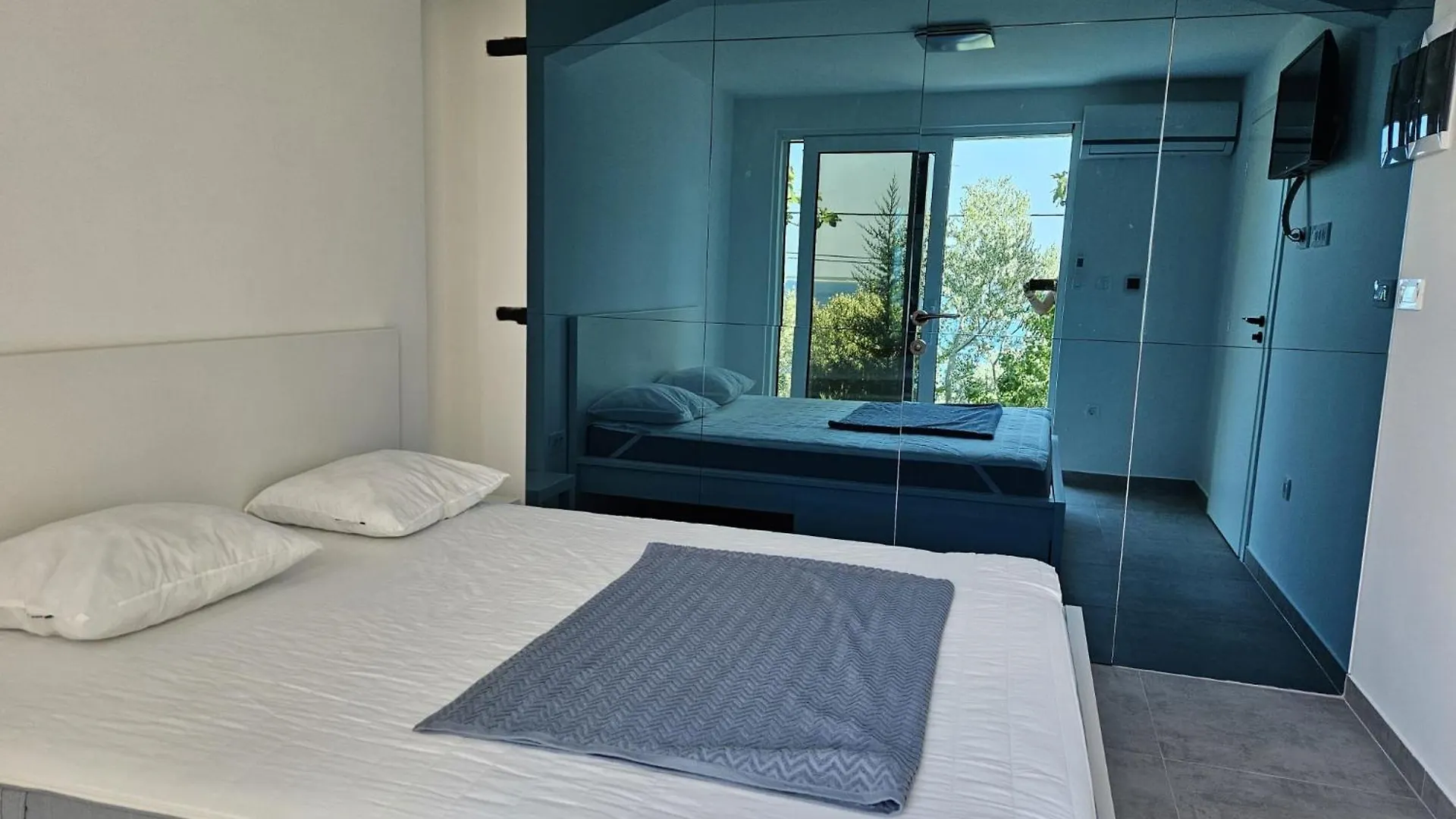 Azure Horizon Villa Miholascica