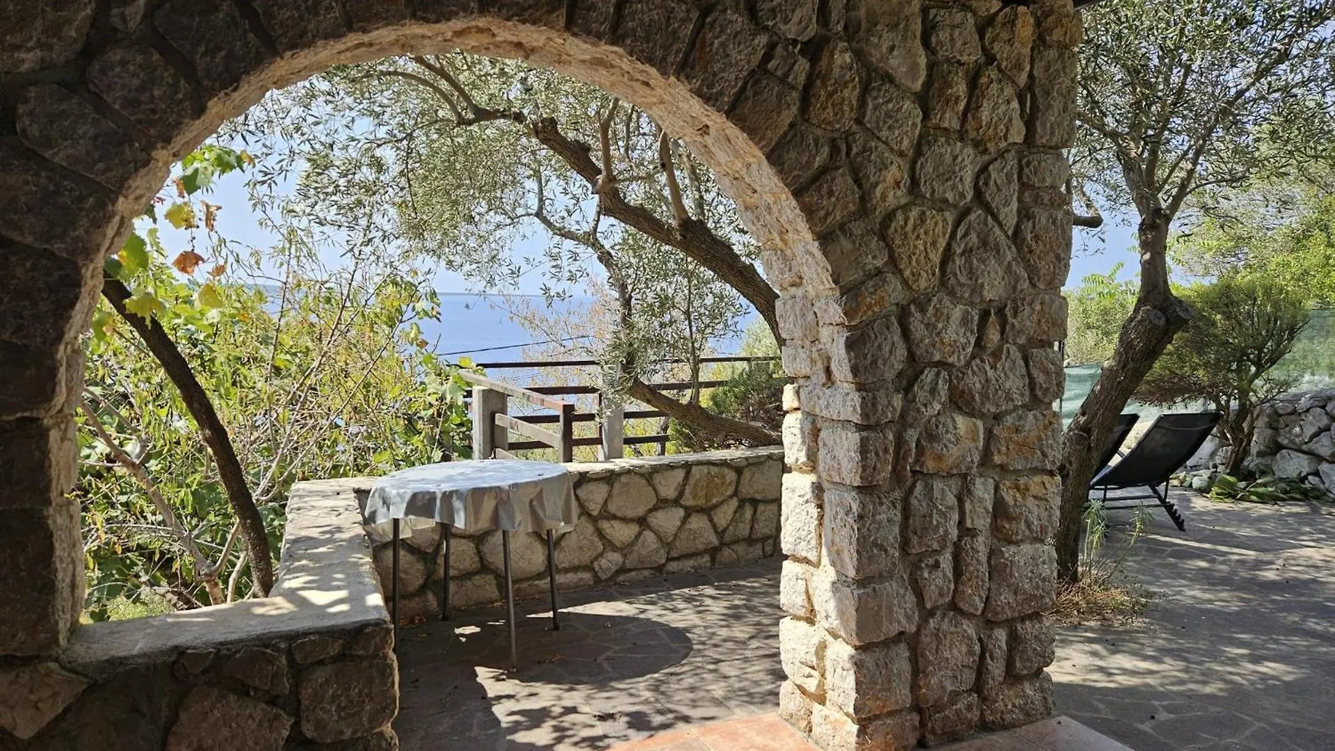 Azure Horizon Villa Miholascica